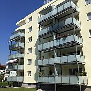 Glasfüllung A+G Metallbau Balkonsysteme Balkonerweiterungen Balkonspezialisten