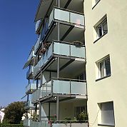 Glasfüllung A+G Metallbau Balkonsysteme Balkonerweiterungen Balkonspezialisten